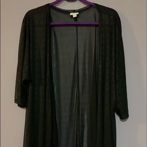 Lularoe Lindsey black sheer patterned kimono Medium